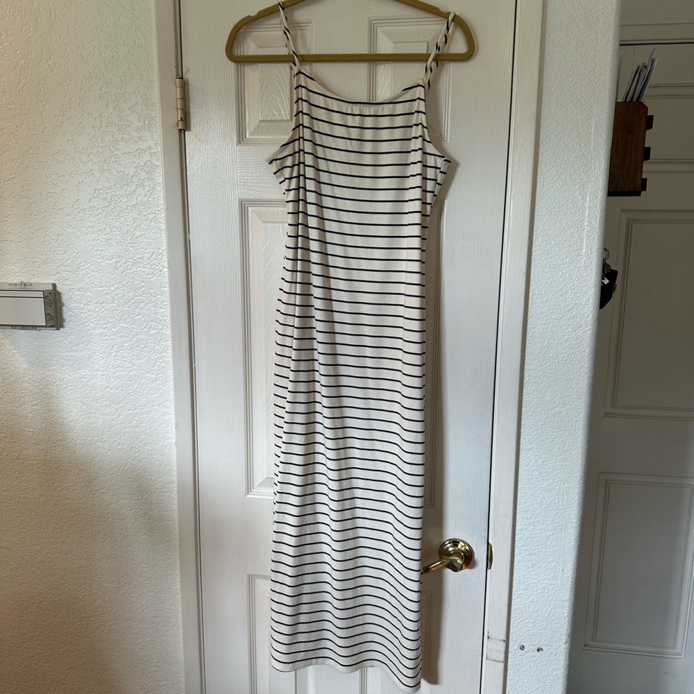 Gilli Black and White Striped Midi Dress